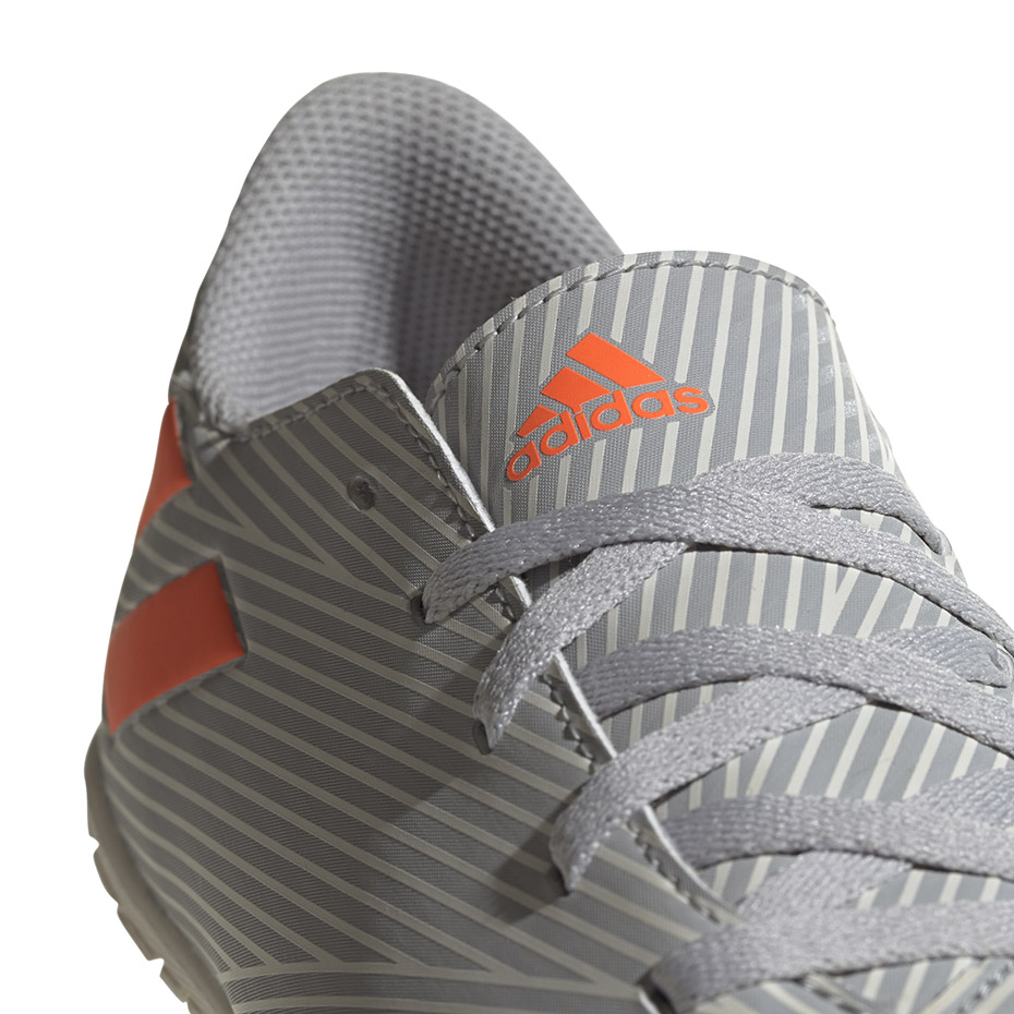 Buty piłkarskie adidas Nemeziz 19.4 IN JR szare EF8307 - obrazek 5