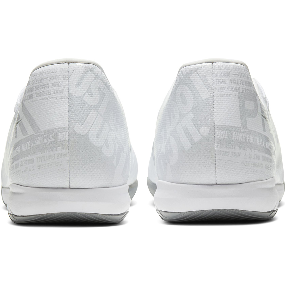 Buty piłkarskie Nike Phantom Venom Academy IC AO0570 100 - obrazek 5