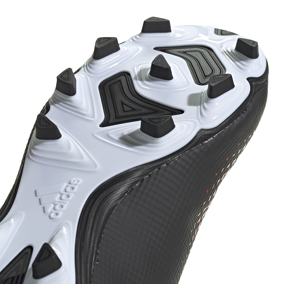 Buty piłkarskie adidas Predator 20.4 FxG EE9566 - obrazek 6