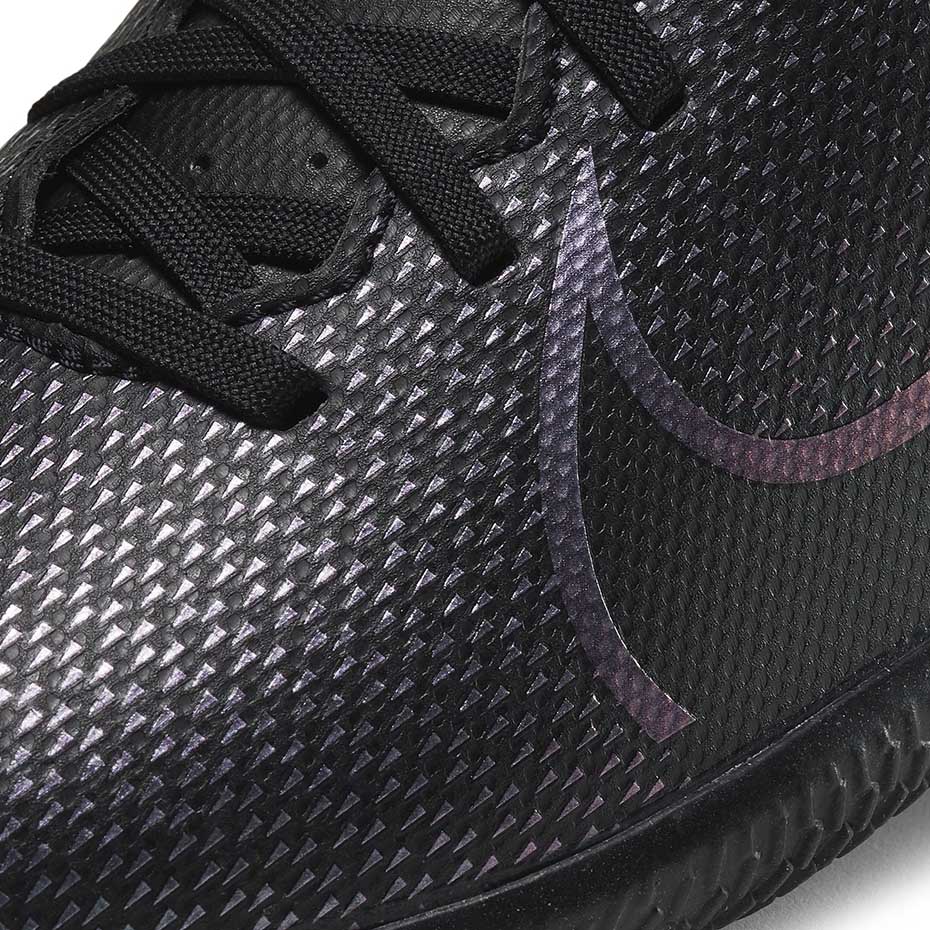 Buty piłkarskie Nike Mercurial Vapor 13 Club IC JUNIOR AT8169 010 - obrazek 4