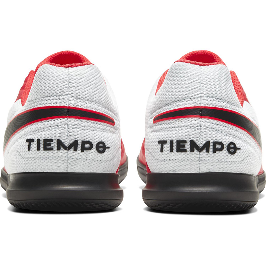 Buty piłkarskie Nike Tiempo Legend 8 Club IC AT6110 606 - obrazek 5