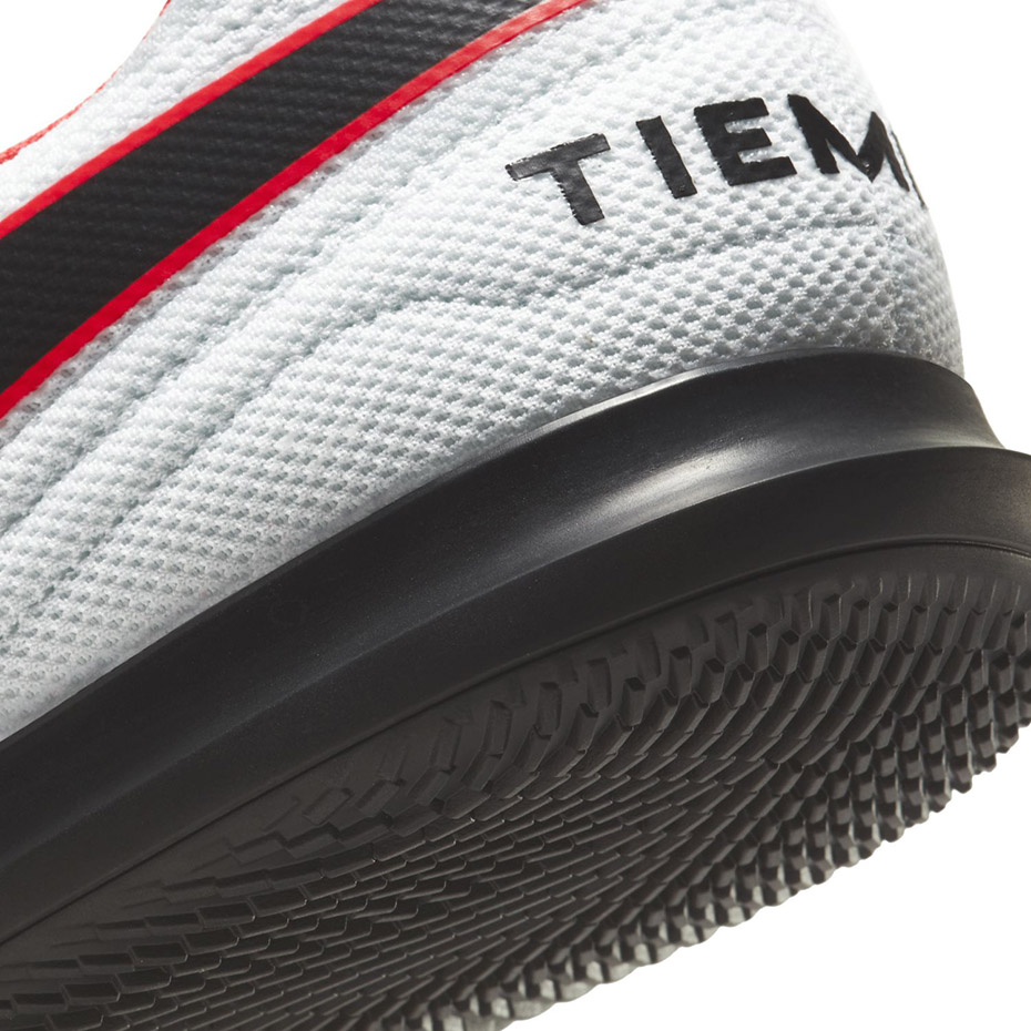 Buty piłkarskie Nike Tiempo Legend 8 Club IC AT6110 606 - obrazek 7