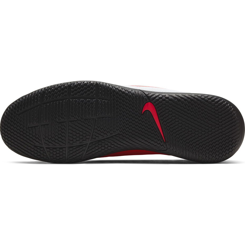 Buty piłkarskie Nike Tiempo Legend 8 Club IC AT6110 606 - obrazek 8