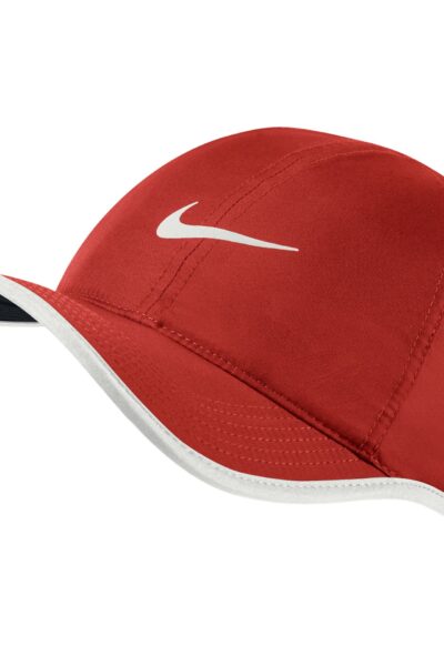 CZAPKA Z DASZKIEM NIKE FEATHERLIGHT CAP czerwona /679421 696