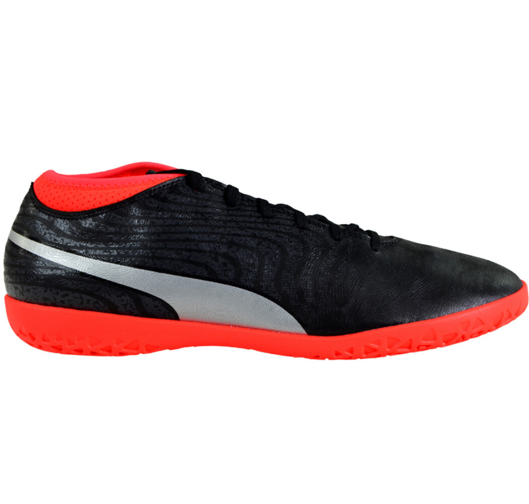 Buty piłkarskie Puma One 18.4 IT 104558 01