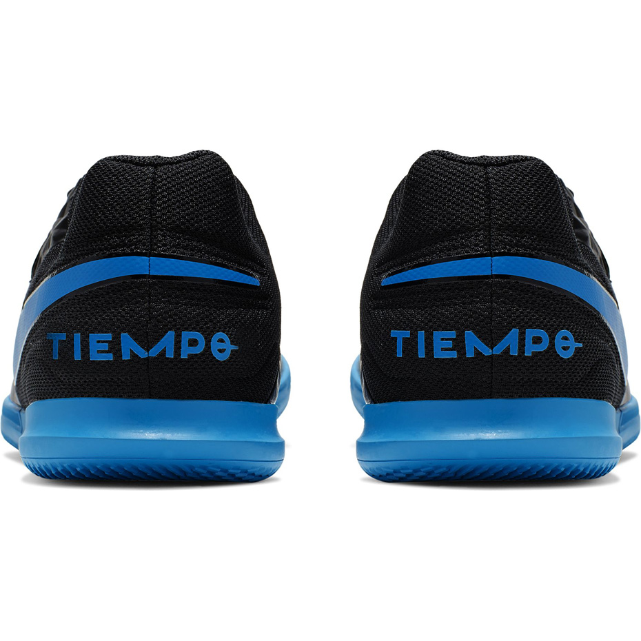 Buty piłkarskie Nike Tiempo Legend 8 Club IC AT6110 004 - obrazek 5
