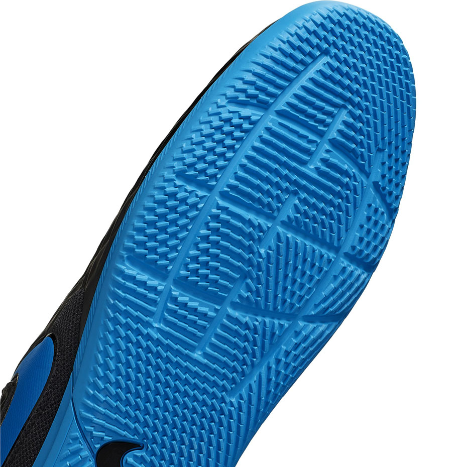 Buty piłkarskie Nike Tiempo Legend 8 Club IC AT6110 004 - obrazek 7
