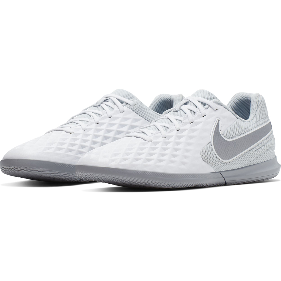 Buty piłkarskie Nike Tiempo Legend 8 Club IC AT6110 100 - obrazek 4