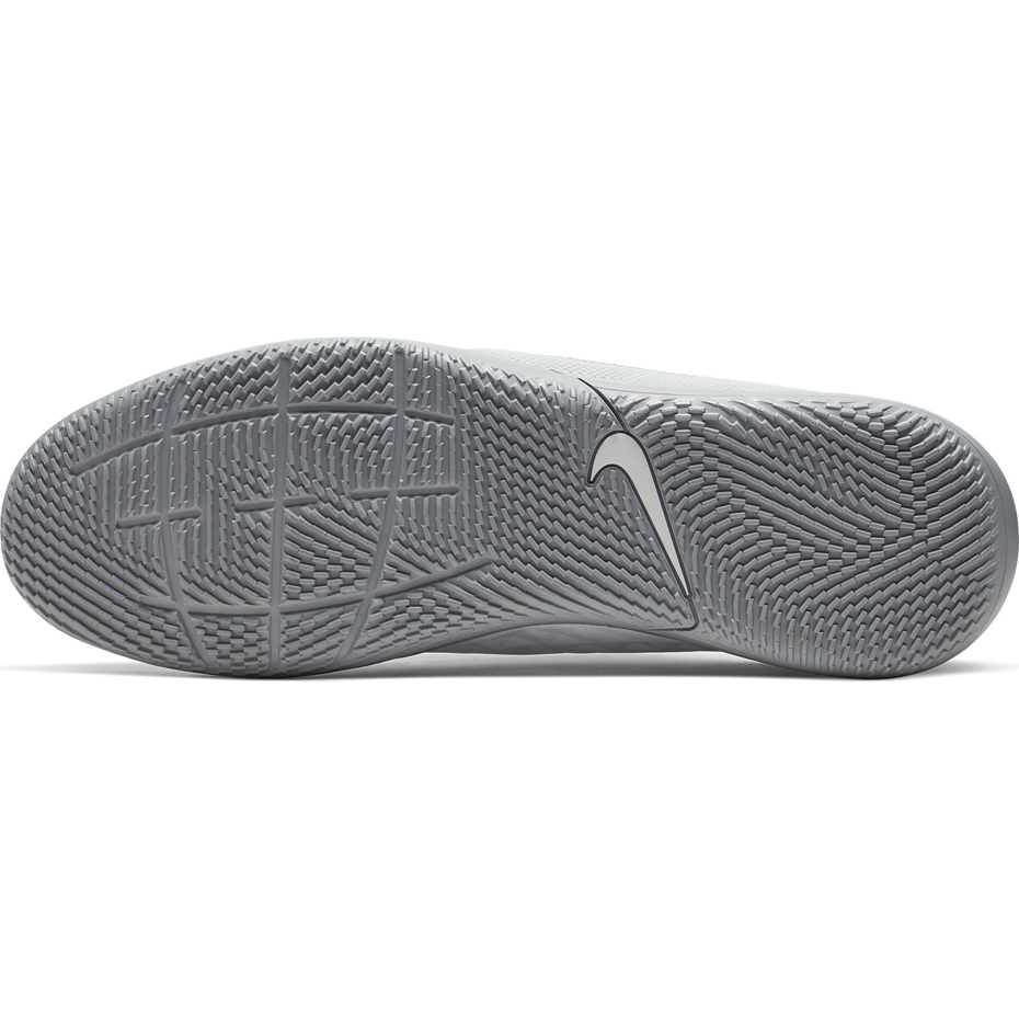 Buty piłkarskie Nike Tiempo Legend 8 Club IC AT6110 100 - obrazek 6