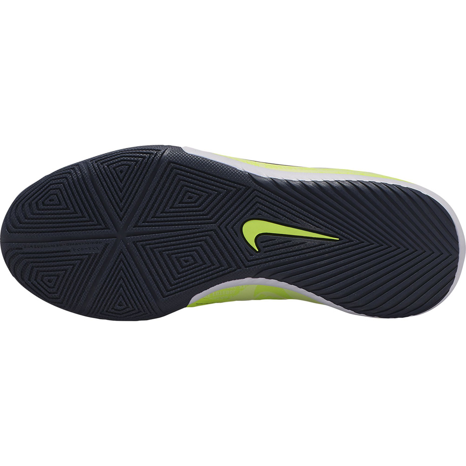 Buty piłkarskie Nike Phantom Venom Academy IC JUNIOR AO0372 717 - obrazek 3