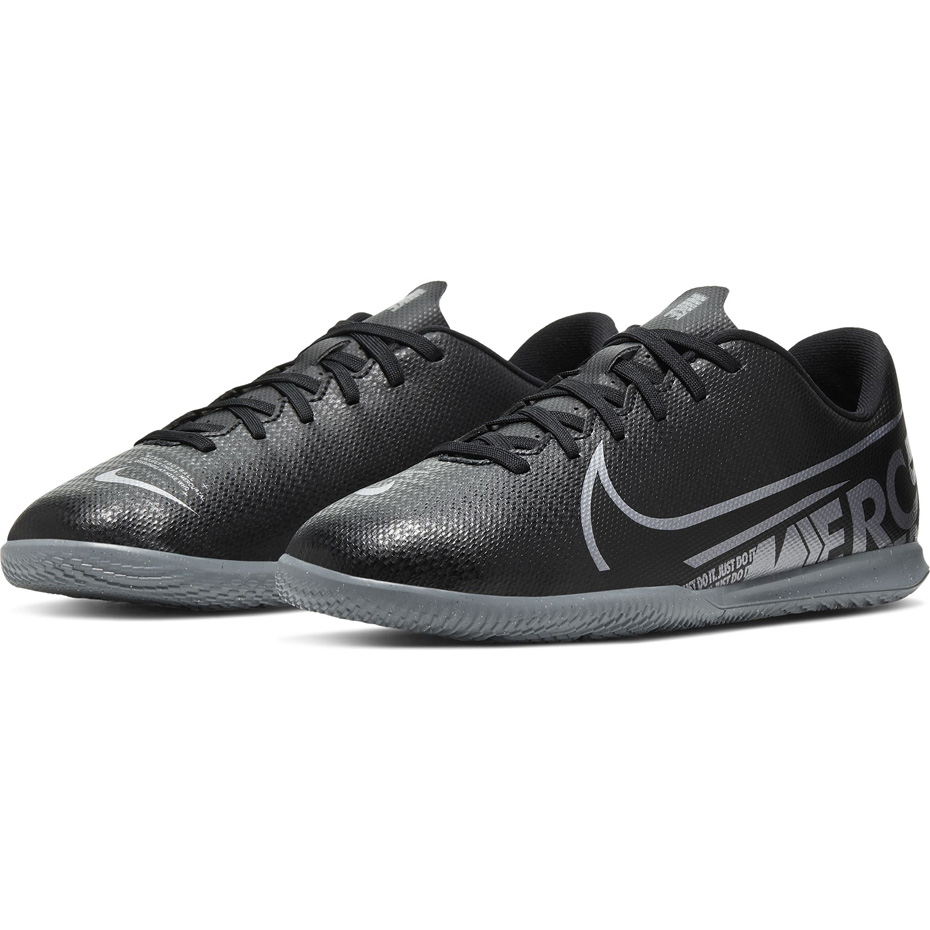 Buty piłkarskie Nike Mercurial Vapor 13 Club IC JUNIOR AT8169 001 - obrazek 3