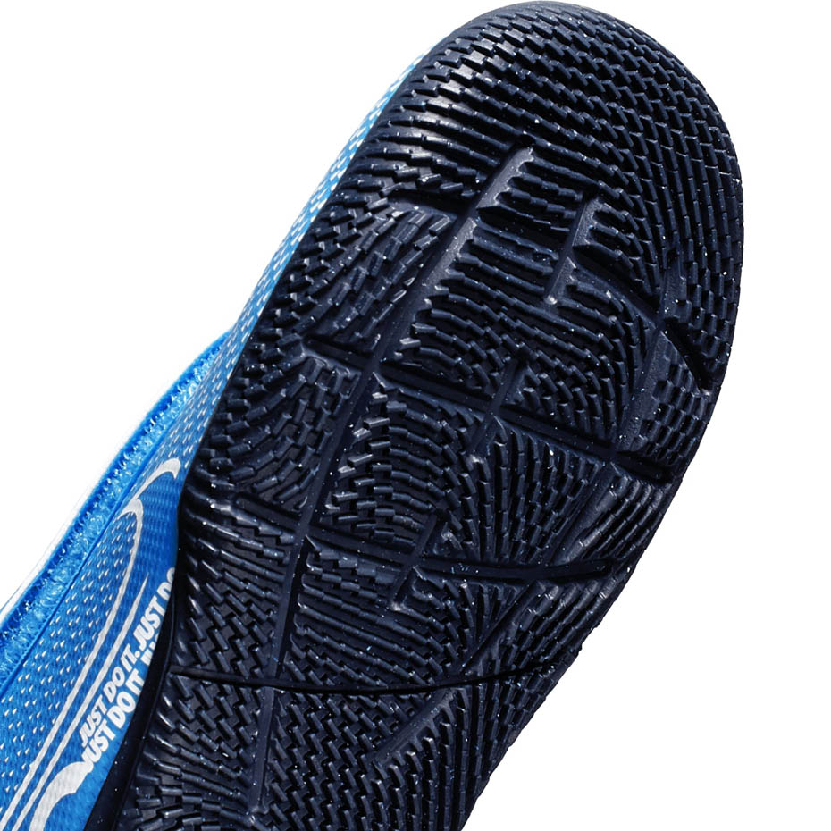 Buty piłkarskie Nike Mercurial Vapor 13 Club IC PS(V) JUNIOR AT8170 414 - obrazek 4